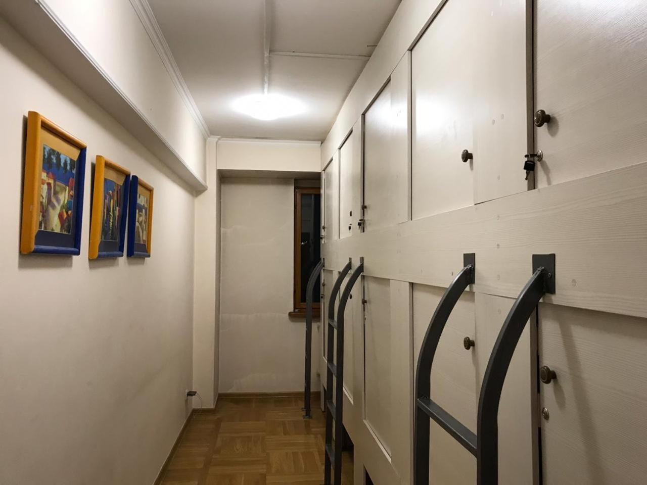 West Point Capsule Vandrarhem Alma-Ata Exteriör bild